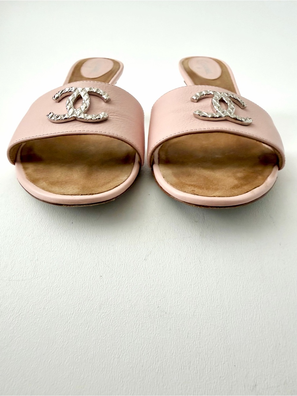 CHANEL | CC Logo Kitten Heel Mule Sandals Rose Pink Leather Open Toe EU 41 - Picture 6 of 13